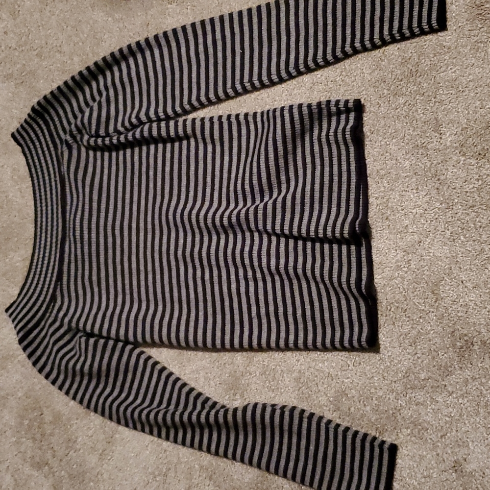 FREE WITH ANY PURCHASE! Rue 21 girls xl sweater top - Picture 3 of 3